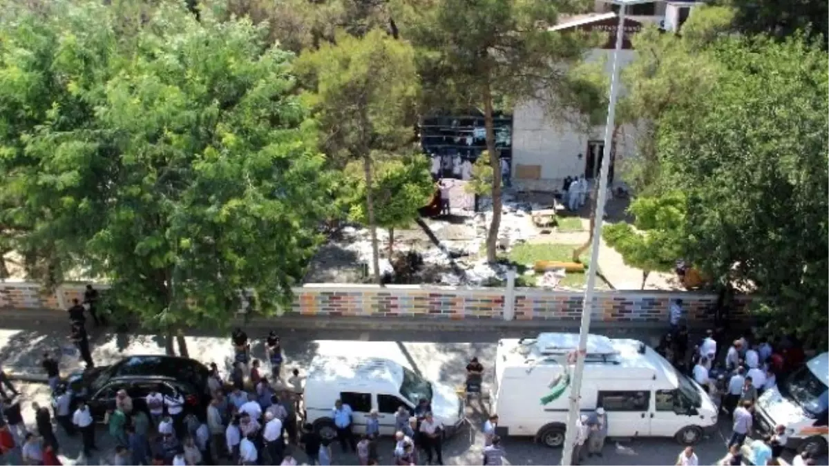 Suruç\'taki Patlamanın Ardından Olay Yerinde İnceleme Yapıldı