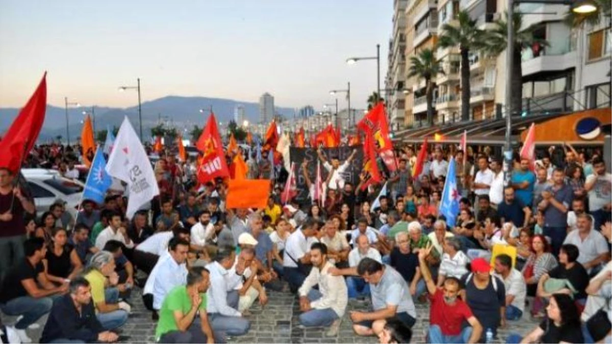 Suruç\'taki Terör Katliamı İzmir\'de Protesto Edildi