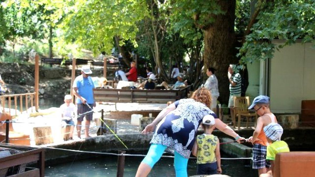 Tatilciler Ulupınar\'a Akın Etti