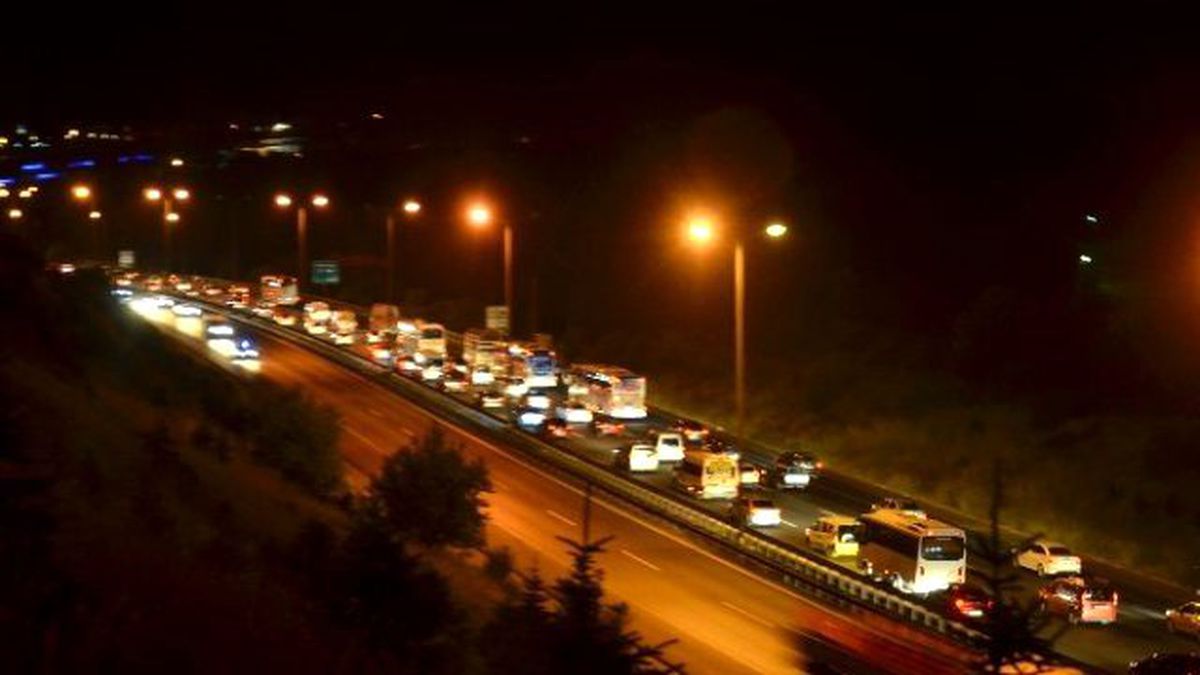 Tatilcilerin Dönüş Çilesi Başladı