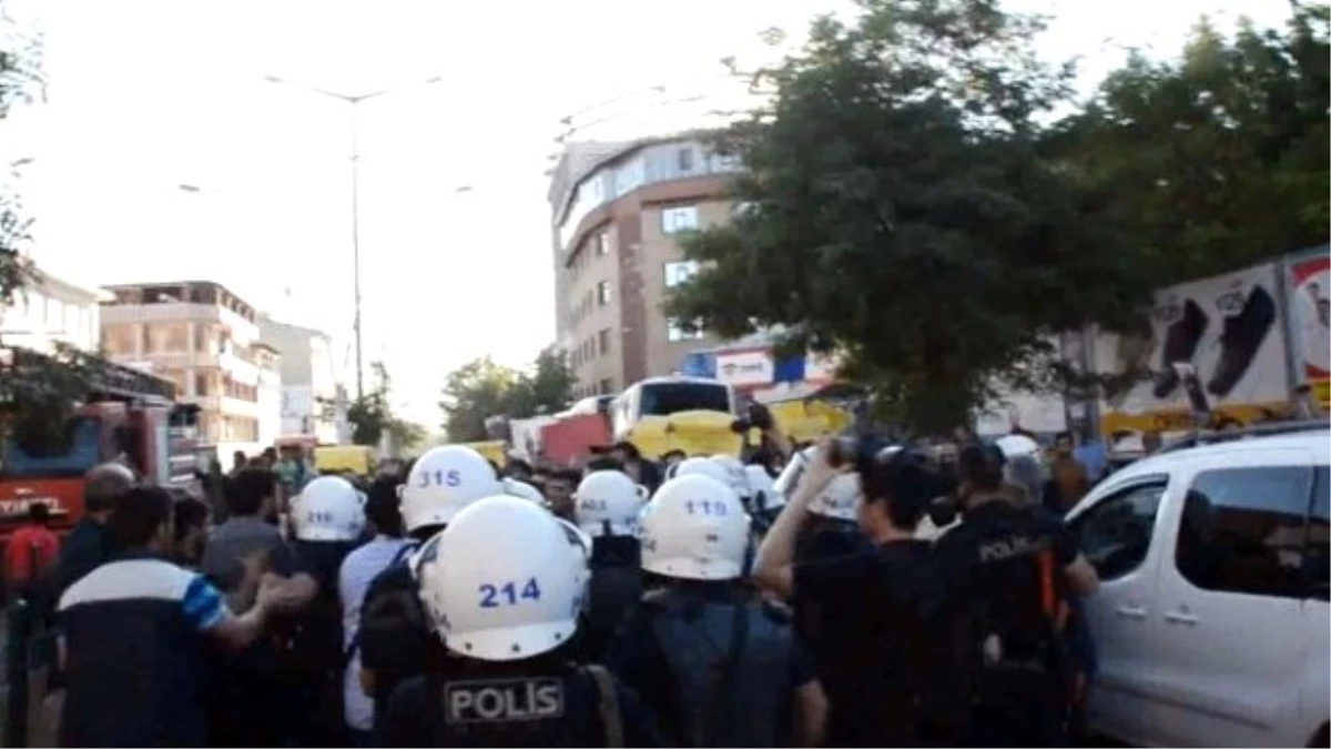Ağrı\'da Protesto Yürüyüşü Sonrası Olaylar Çıktı
