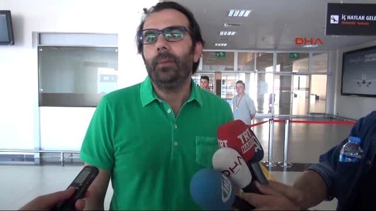 Arap Futbolcular Fenerbahçe Tezahüratıyla Geldi