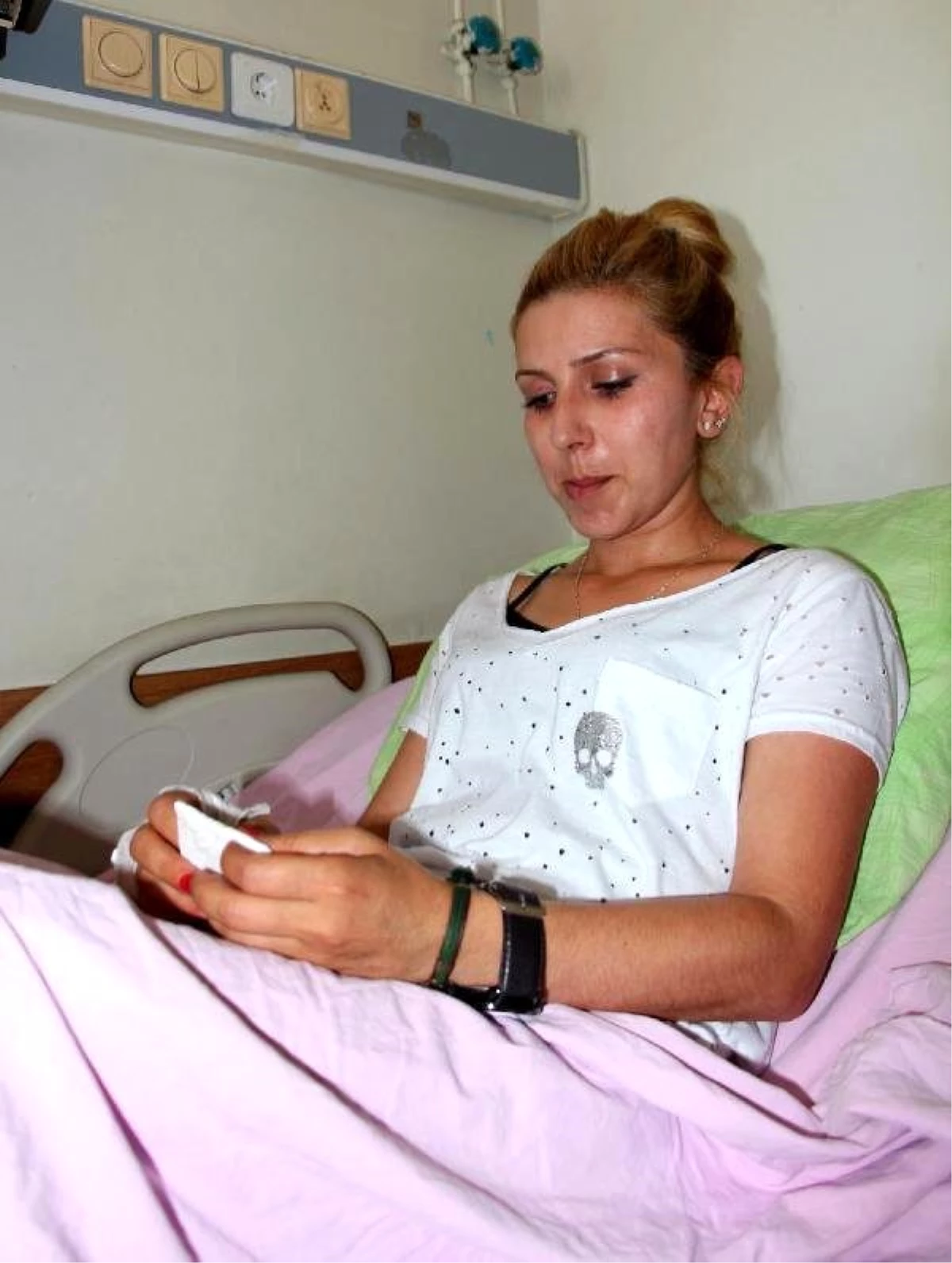 Avm\' Hastası Pınar, Ameliyatı İçin Valilik\'ten Yardım İstedi