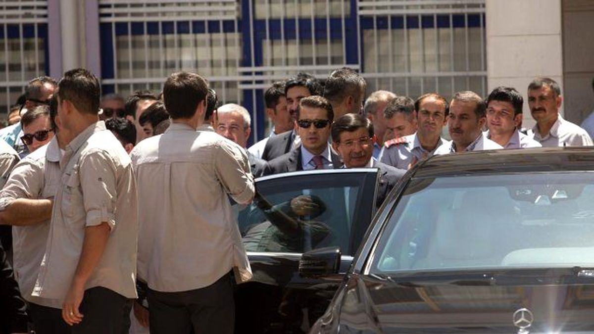 Başbakan'ın Konvoyunda Kaza: 2 Polis Yaralı