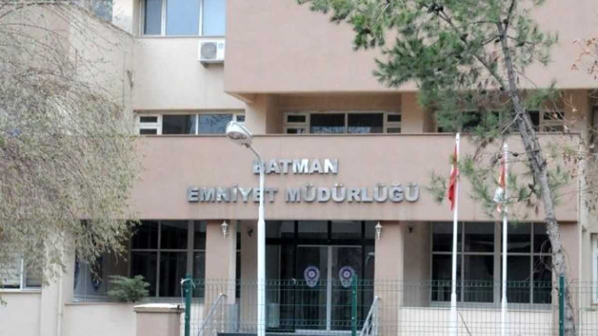 Batman\'da Polis İzinleri Kaldırıldı