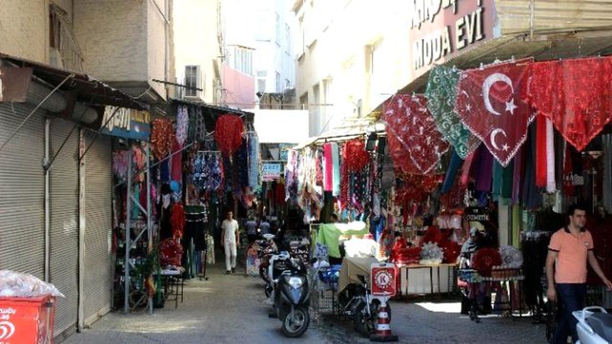 Bayram Bitti Esnafın İşleri Durdu