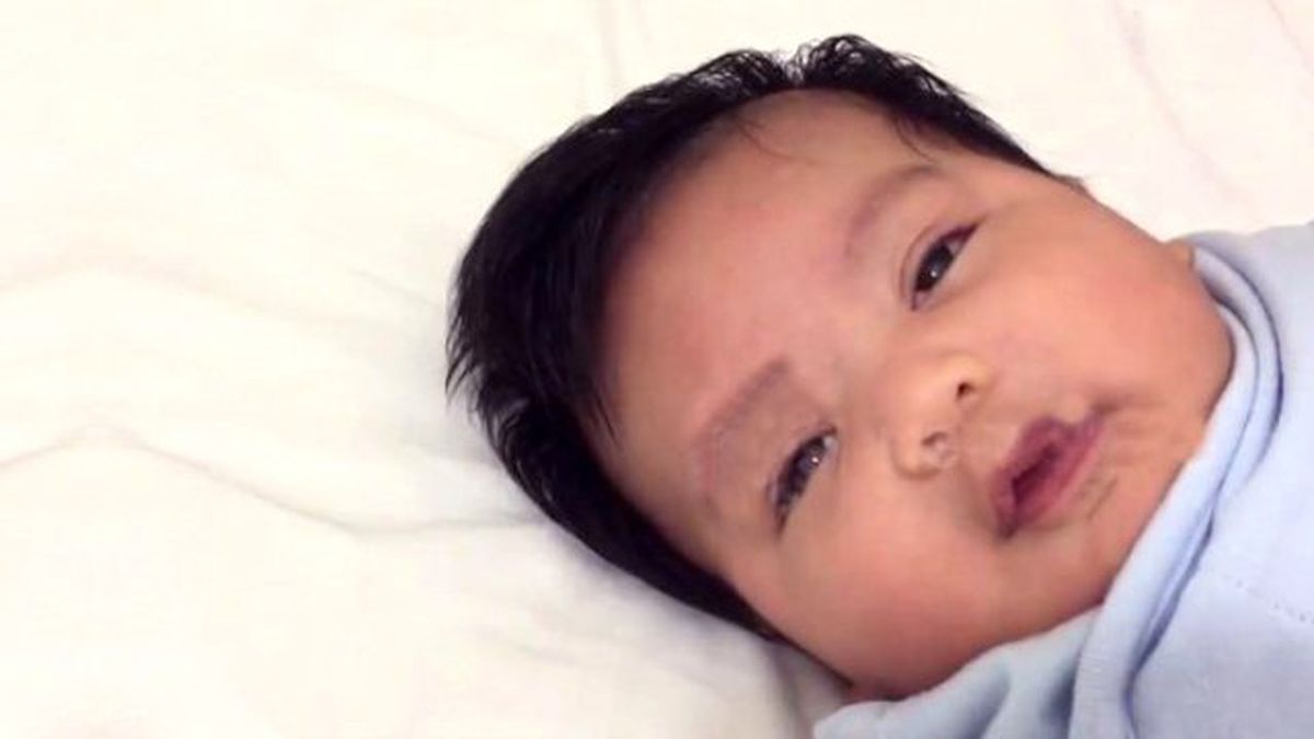 Bebeğini Kağıt Mendil Yardımıyla 60 Saniyede Uyuttu