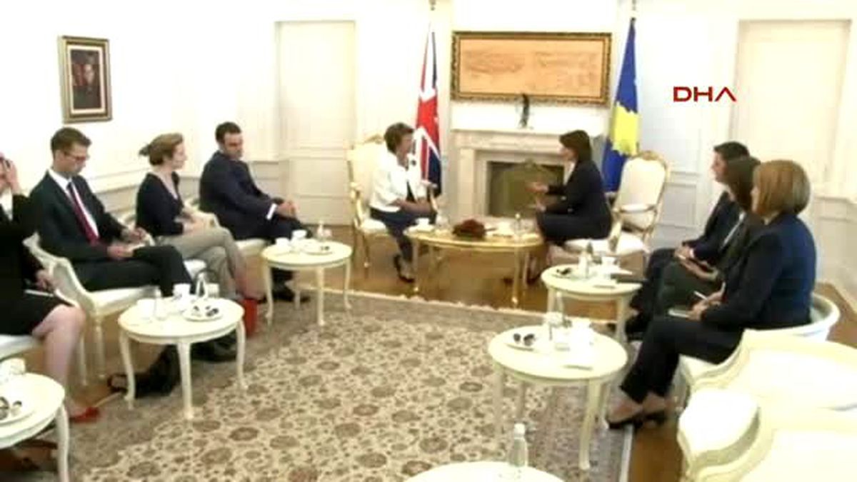 Birleşik Krallık Devlet Sekreteri Anelay, Kosova?yı Ziyaret Etti