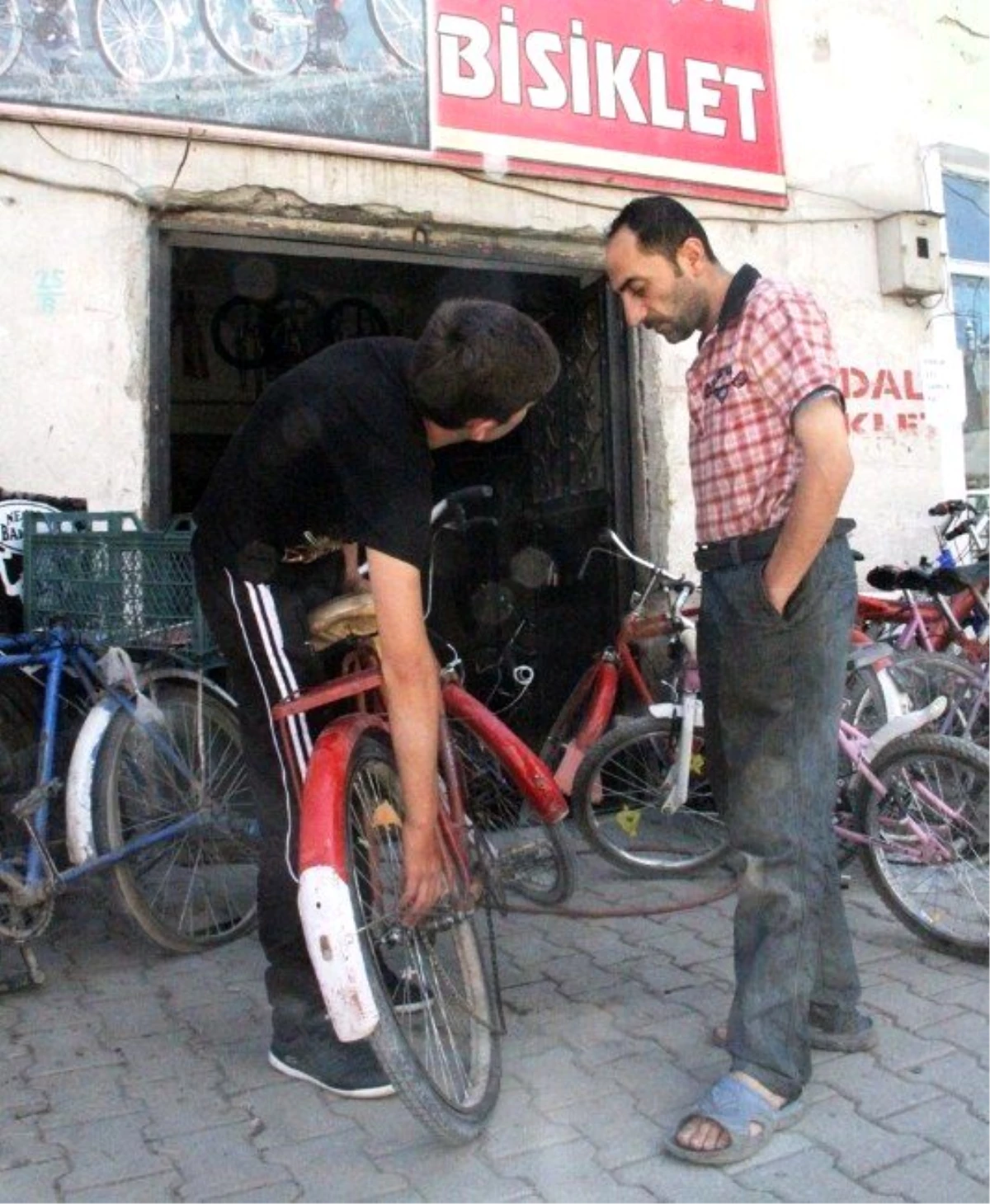 Bisiklet Tamircileri Sıkıntılı