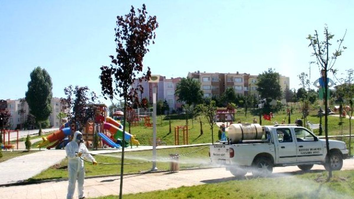 Bozüyük\'te Haşere Mücadelesi Kene İlaçlaması ile Sürüyor