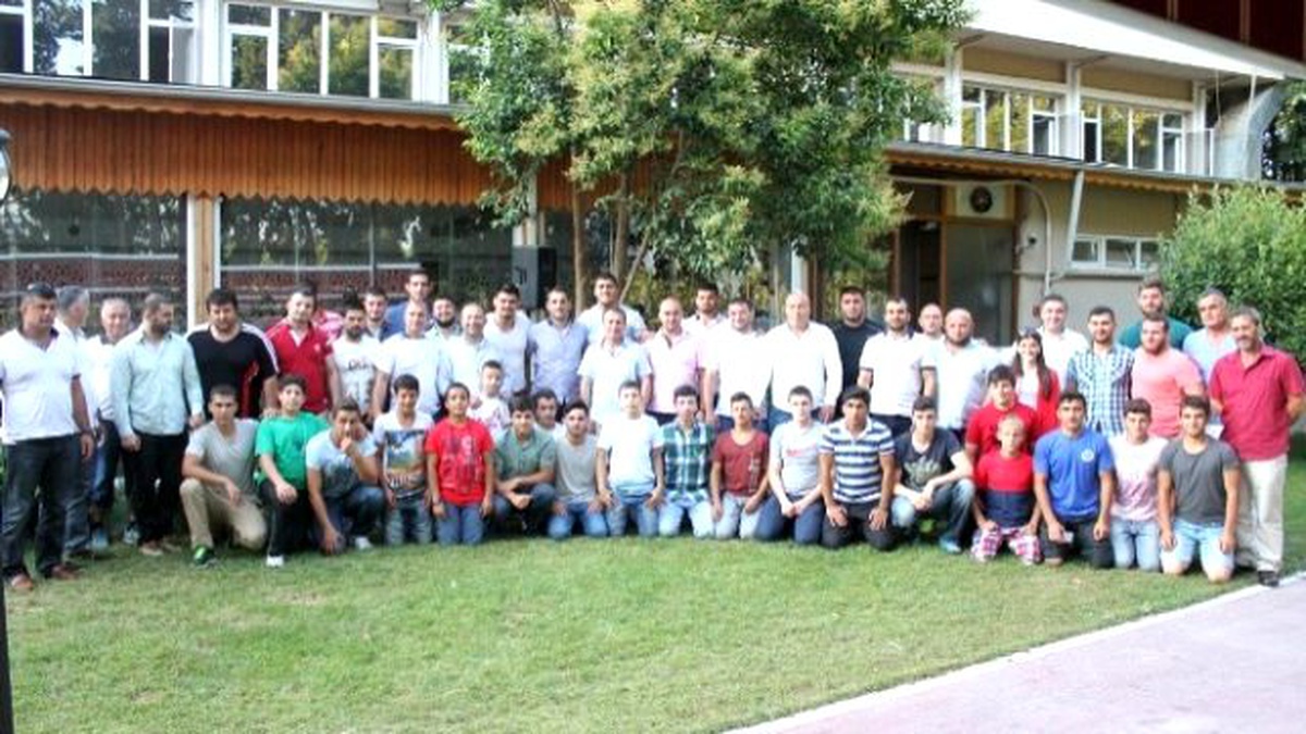 Büyükşehirli Yağlı Güreşciler Kırkpınar Yolcusu