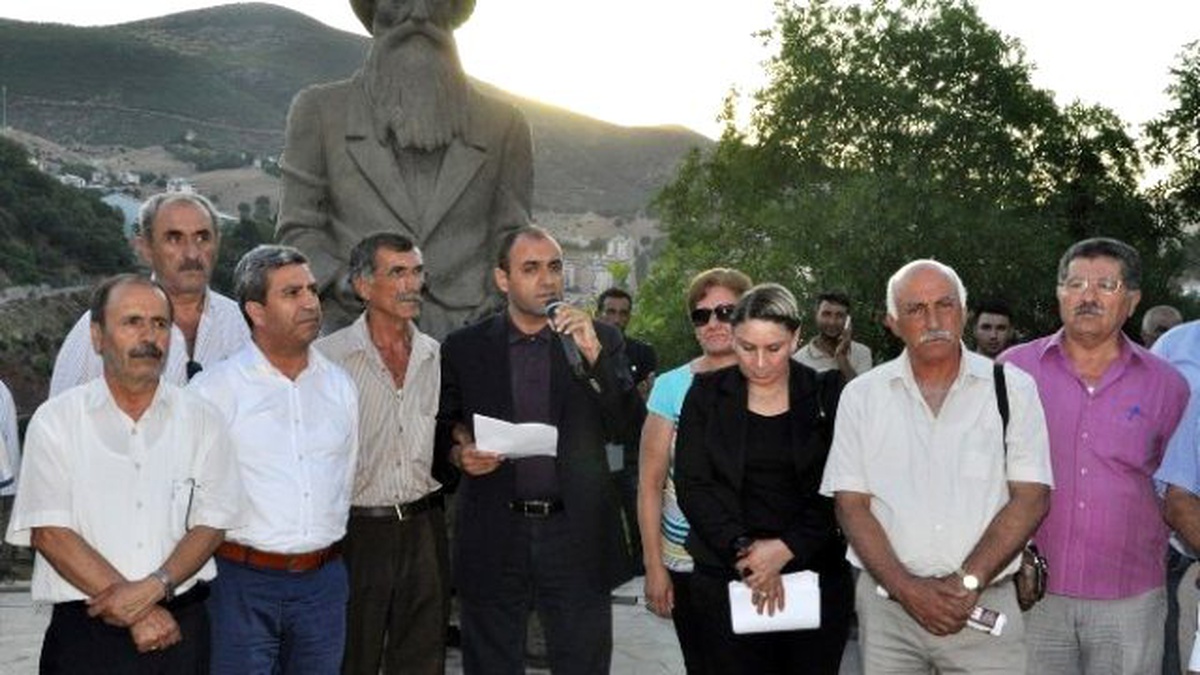 CHP Tunceli İl Teşkilatı, Suruç\'taki Patlamayı Protesto Etti