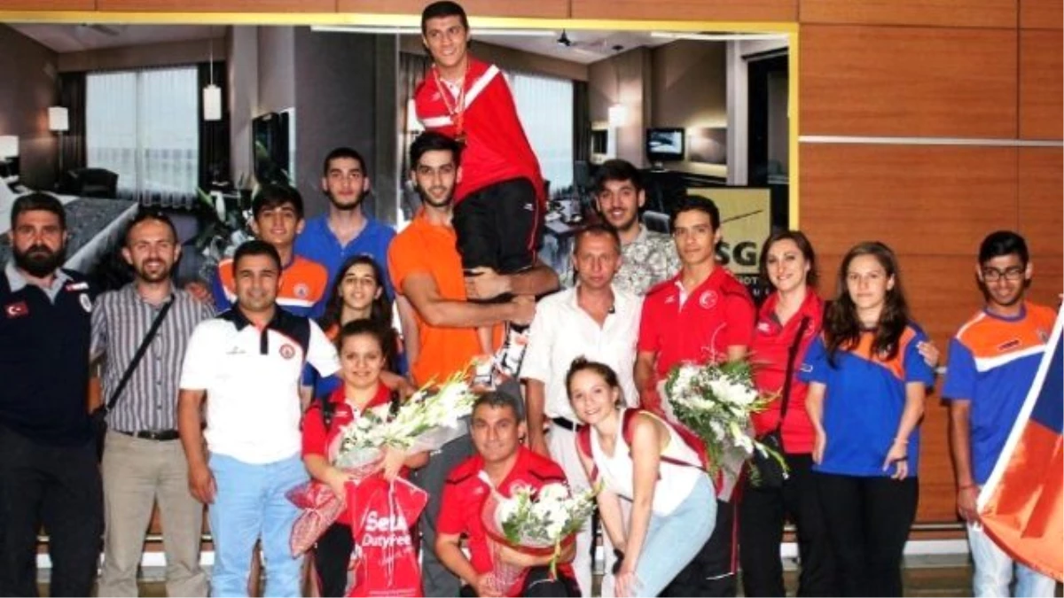 Engelli Yüzücü Beytullah Eroğlu\'ndan Tarihi Başarı