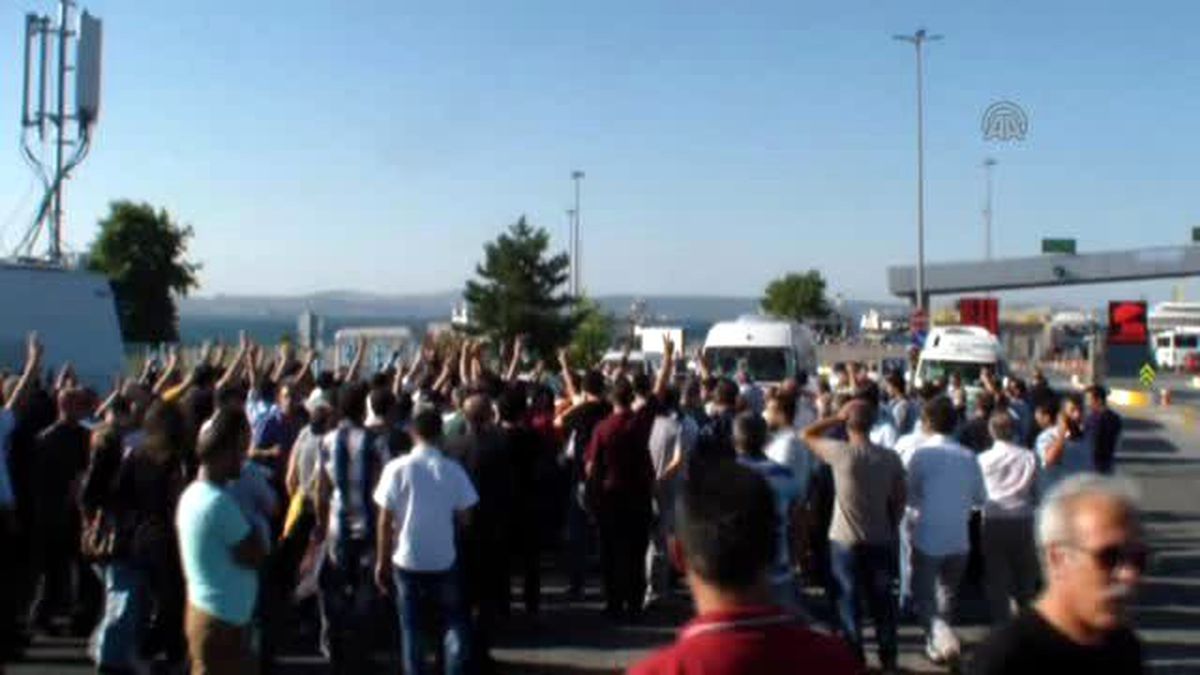 Milletvekili Adayı Eşi ve Oğlunun Cenazelerini Karşıladı