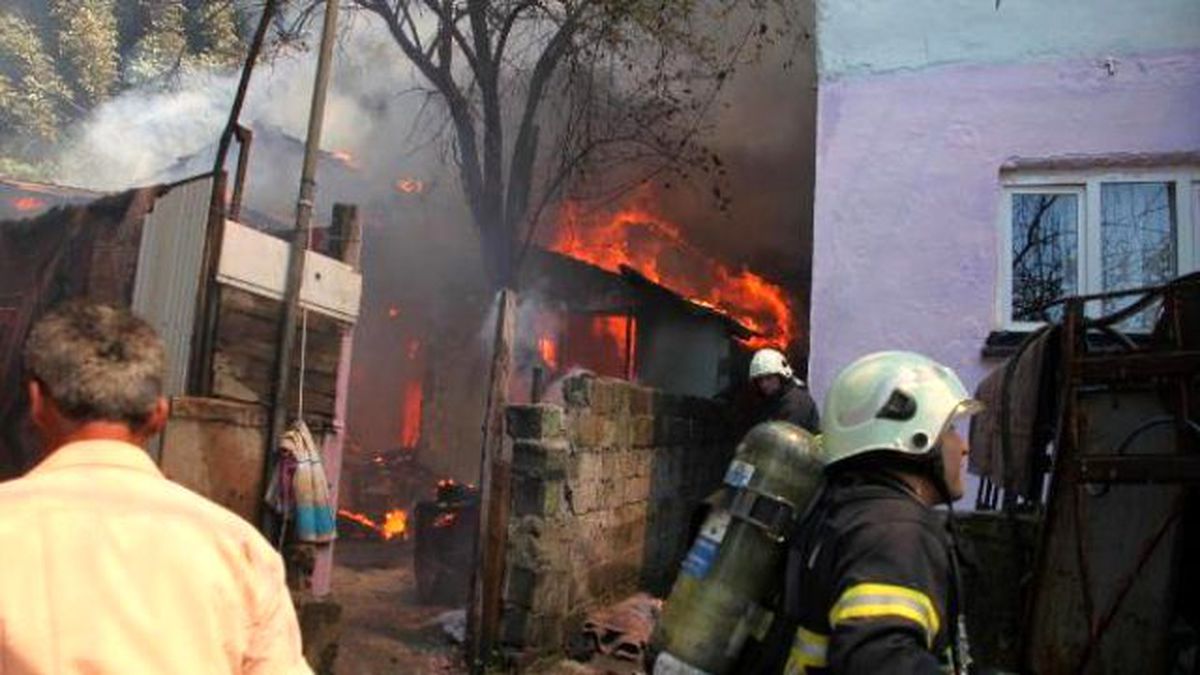 Evde Çıkan Yangın, Ormana Sıçradı