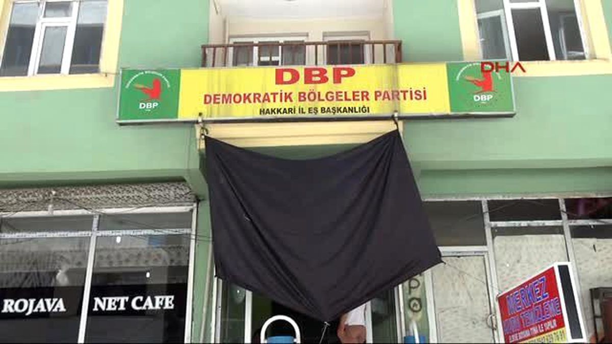 Hakkari\'de Siyah Bezli Protesto