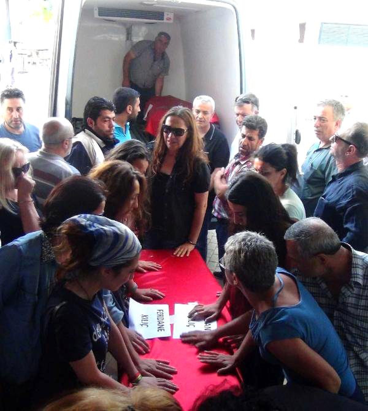 Hdp\'li Ferdane Kılıç ve Oğlu Nartan\'ın Cenazeleri Bursa\'ya Getirildi