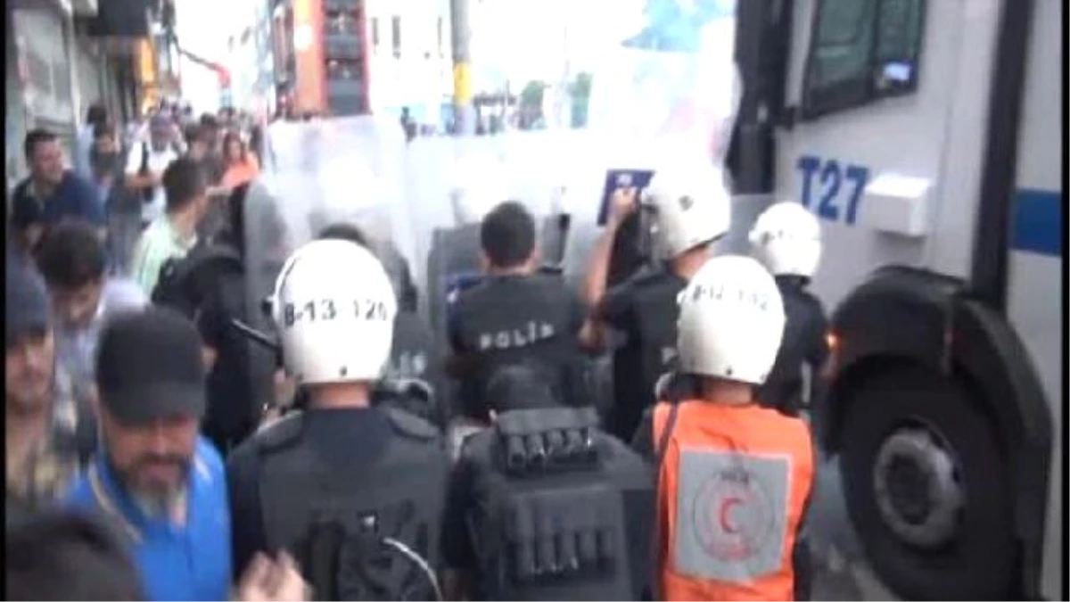 Kadıköy\'de Suruç Protestosuna Müdahale