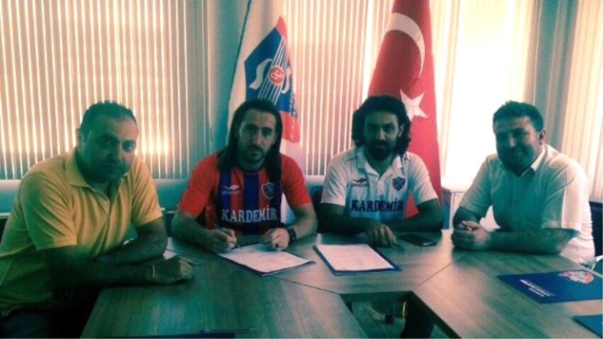 Karabükspor\'da Çifte İmza