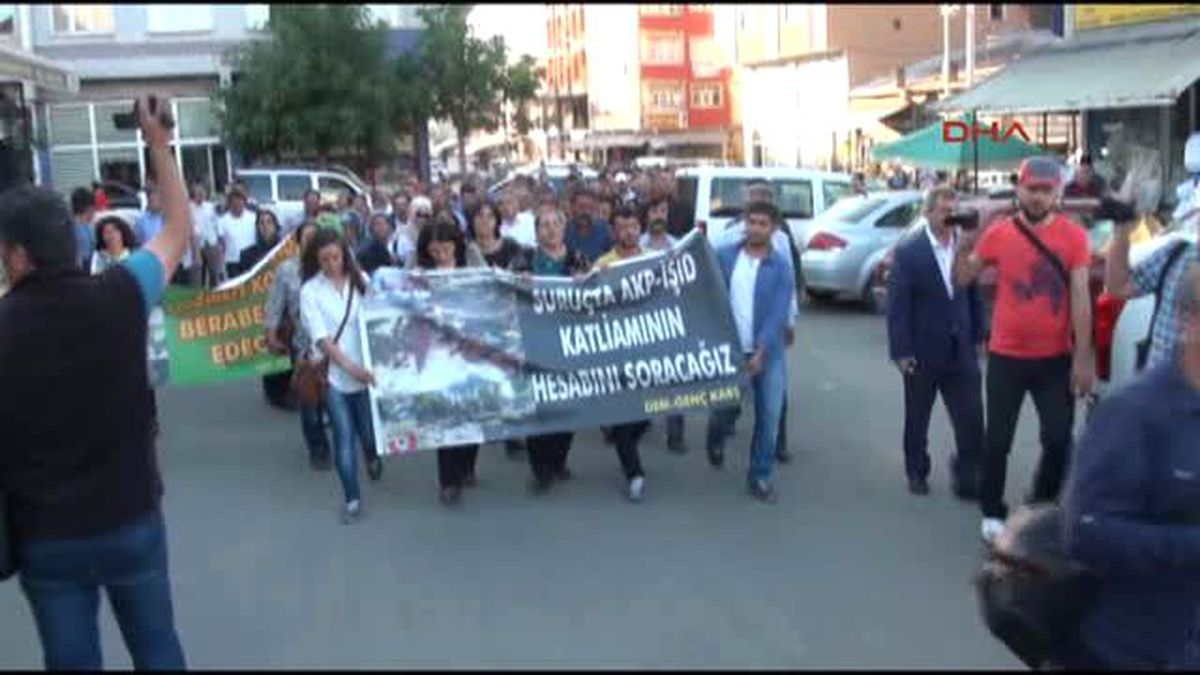 Kars Suruç Saldırısı Kars\'ta da Protesto Edildi