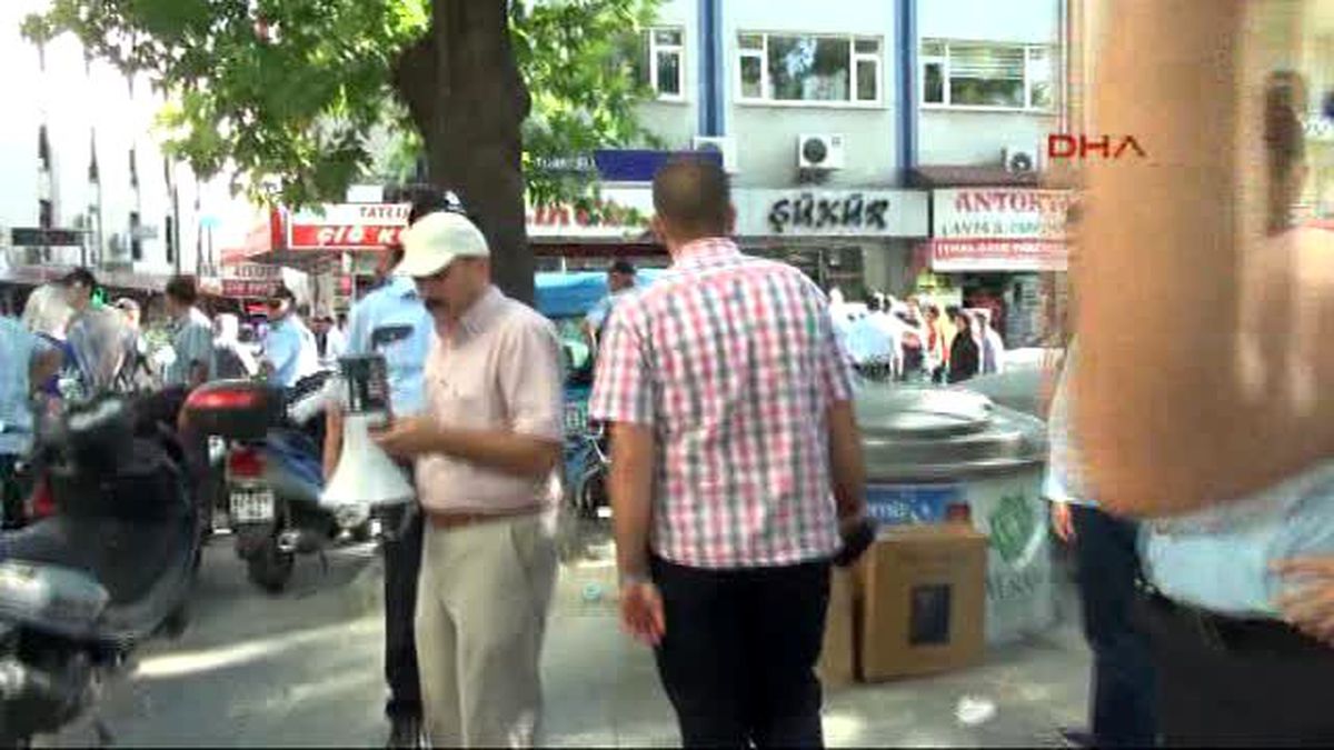 Konya\'da Suruç Gerginliğini, Polis Otobüsle Önledi