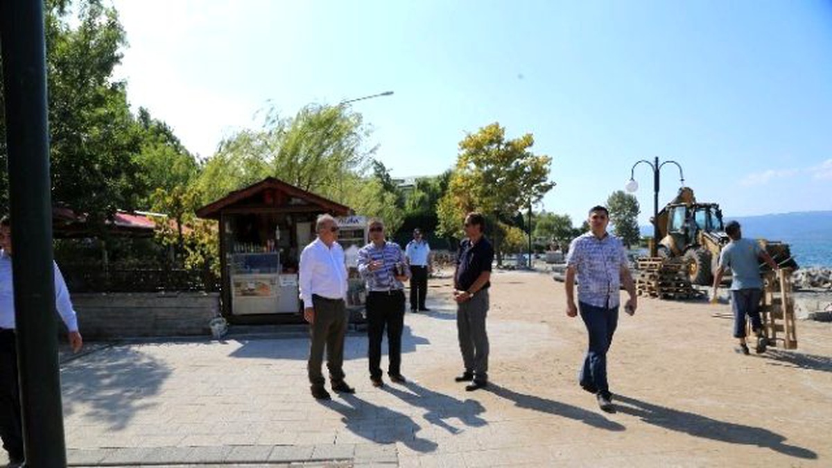 Milletvekili İsen ve Başkan Yılmazer Sapanca Sahil Bandını İnceledi