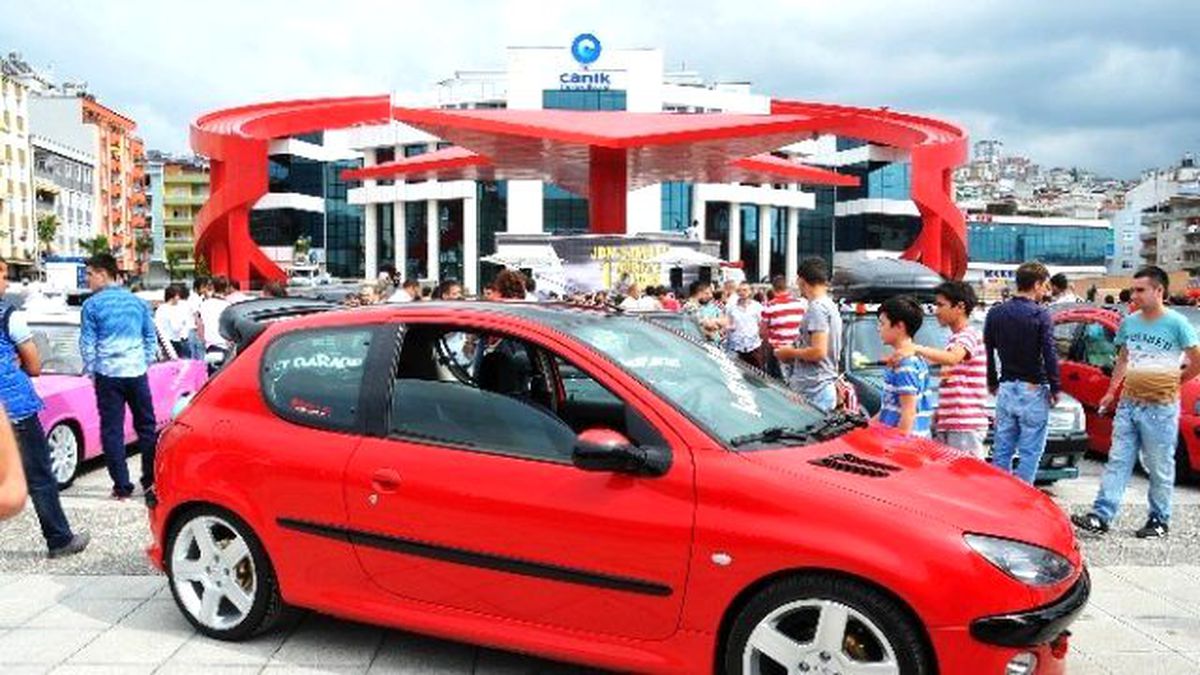 Modifiyeciler Canik\'te Kimsesiz Çocuklar İçin Buluşuyor