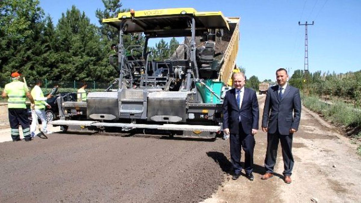 Nevşehir\'de Turizm Yolları Sıcak Asfalta Kavuşuyor