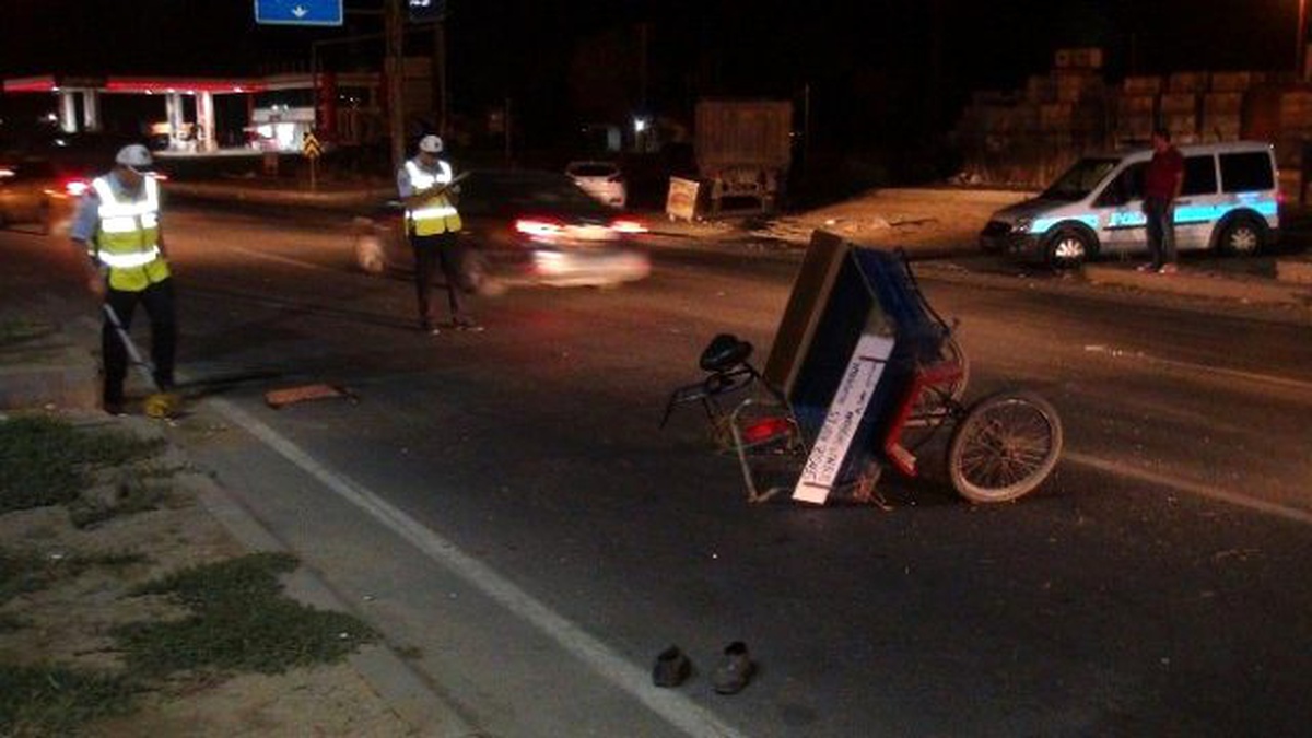 Özel Otomobil Üçtekerlikli Arabaya Çarptı 1: Ölü