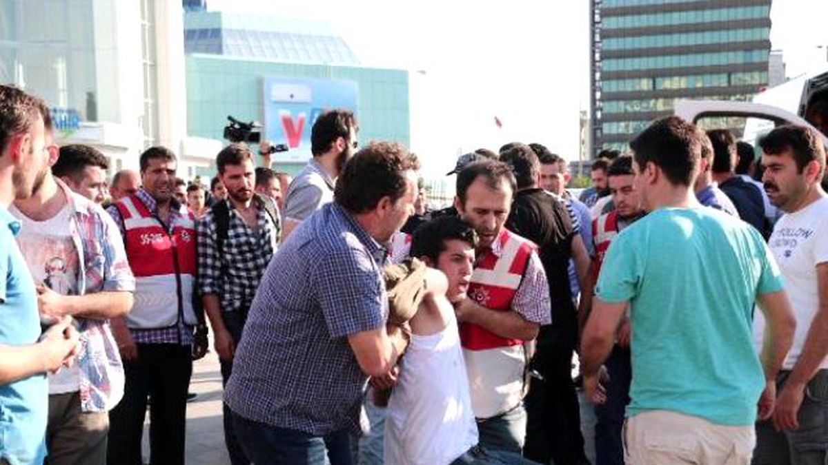 Şişli\'de Eylemcilere Polis Müdahalesi