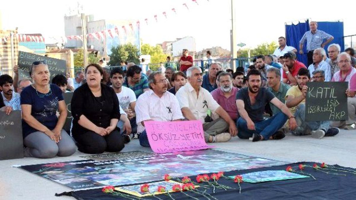 Suruç\'ta Yaşananlar İçin Kırşehir\'de Oturma Eylemi