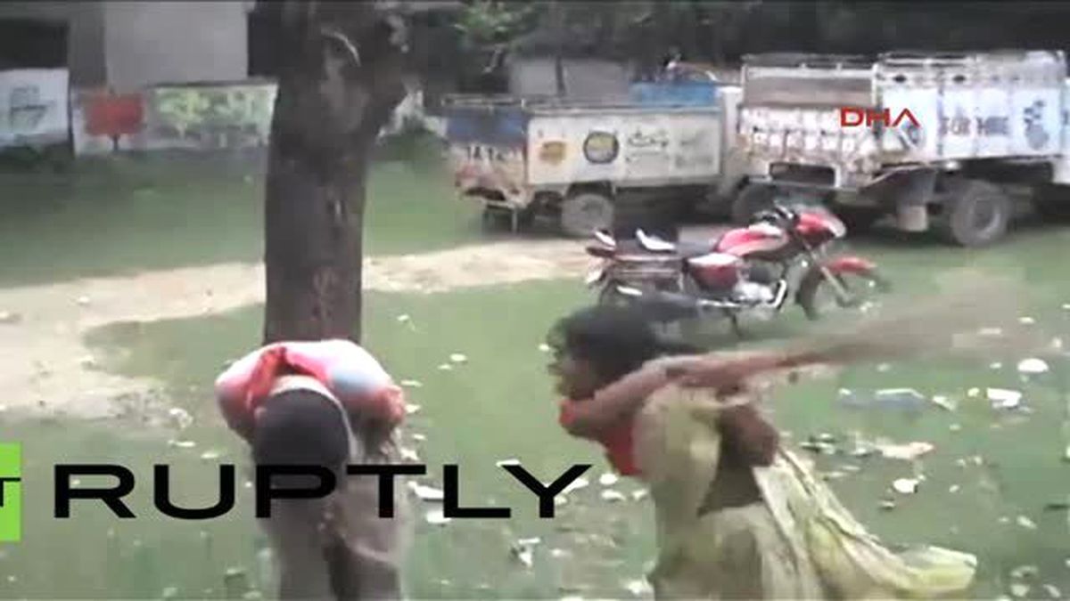 Korkunç Olay! Tacizciyi Ağaca Bağlayıp Kırbaçladılar