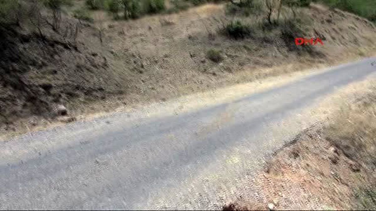 Tunceli\'de Yola Döşenmiş 100 Kilogramlık Bomba Bulundu