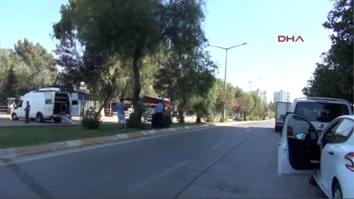 Adana\'da Şüpheli Çanta Bomba Korkusu Yaşattı
