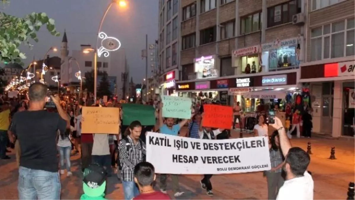 Bolu\'da Suruç Patlaması Protesto Edildi