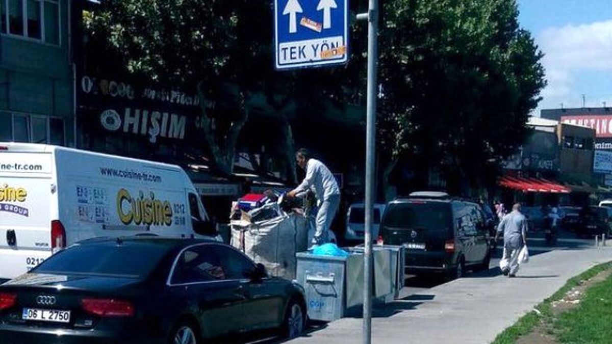 CHP- MHP Sokağında Aynı Plaka İki Araçta