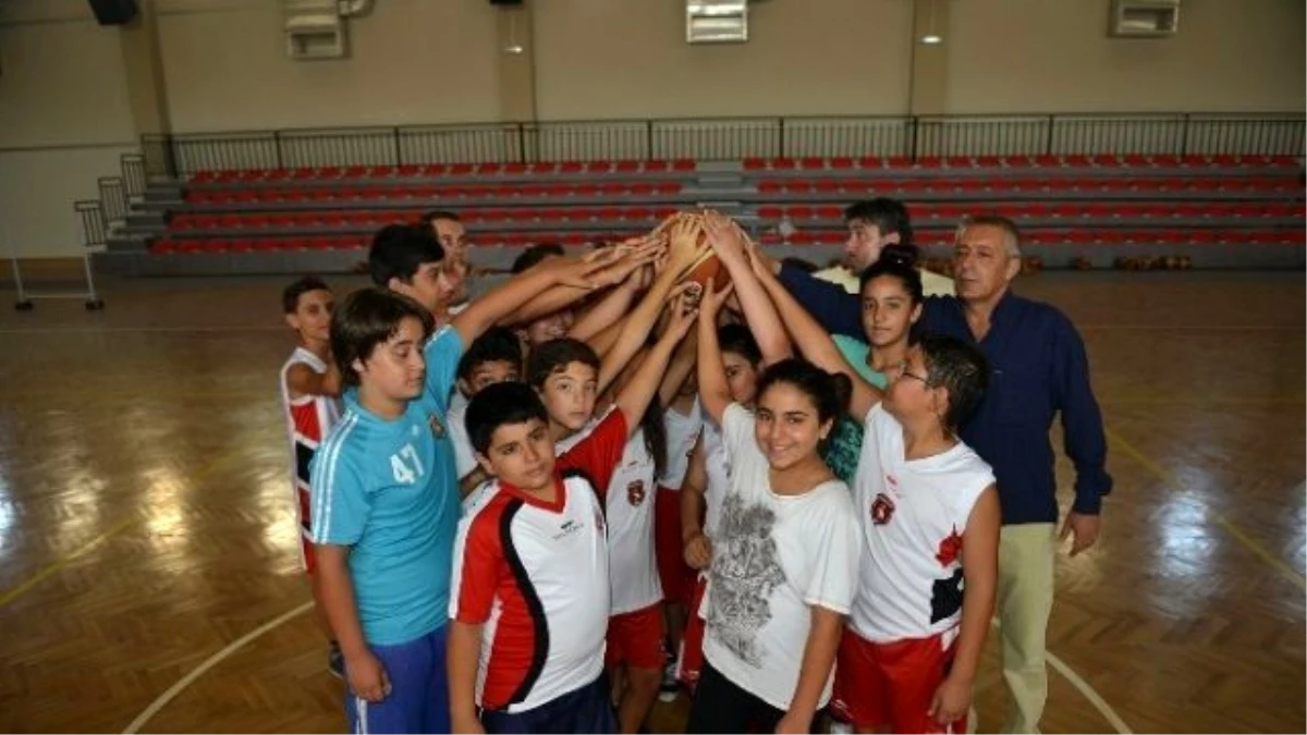 Çiğli\'de Yaz Spor Okulları Heyecanı