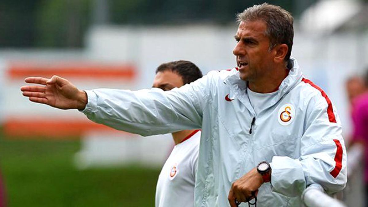 Eyüpspor, Hamza Hamzaoğlu'na Borçları Nedeniyle Transfer Yasağı Aldı