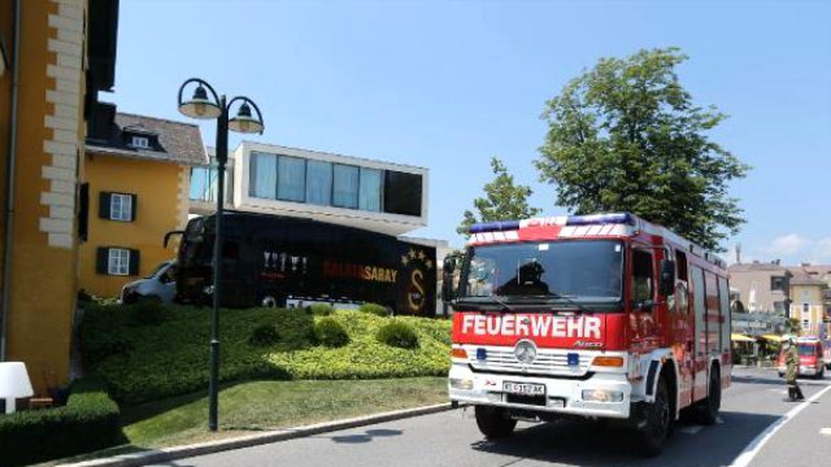 Galatasaray\'ın Kamp Yaptığı Velden\'de Konakladığı Otelde Yanlışlıkla Yangın Alarmı Verildi