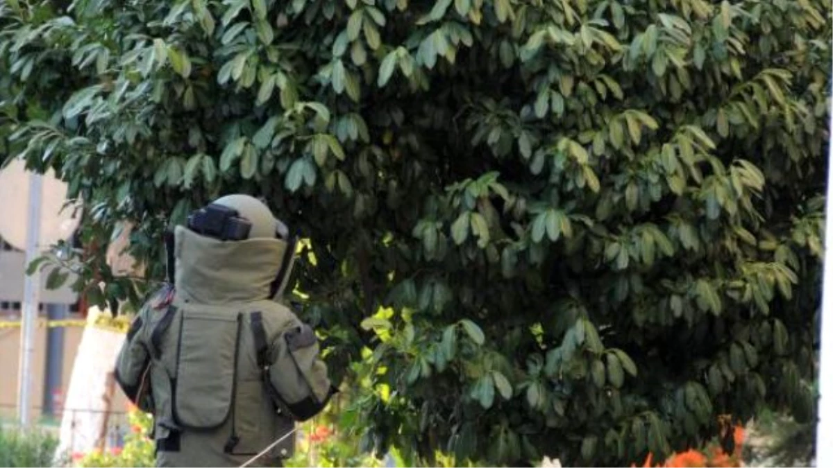 Gaziantep Valiliği Bahçesindeki Ağaca Bırakılan Torba Bomba Paniği Yaşattı
