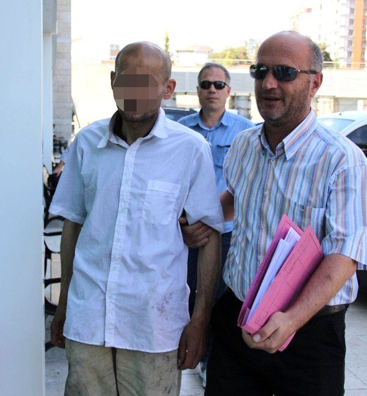 Hırsız, Odasına Girdiği Genç Kız Uyanınca Kaçtı
