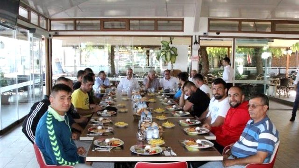 Karamürselli Güreşçiler Kırkpınar\'a Doğru Yola Çıktı