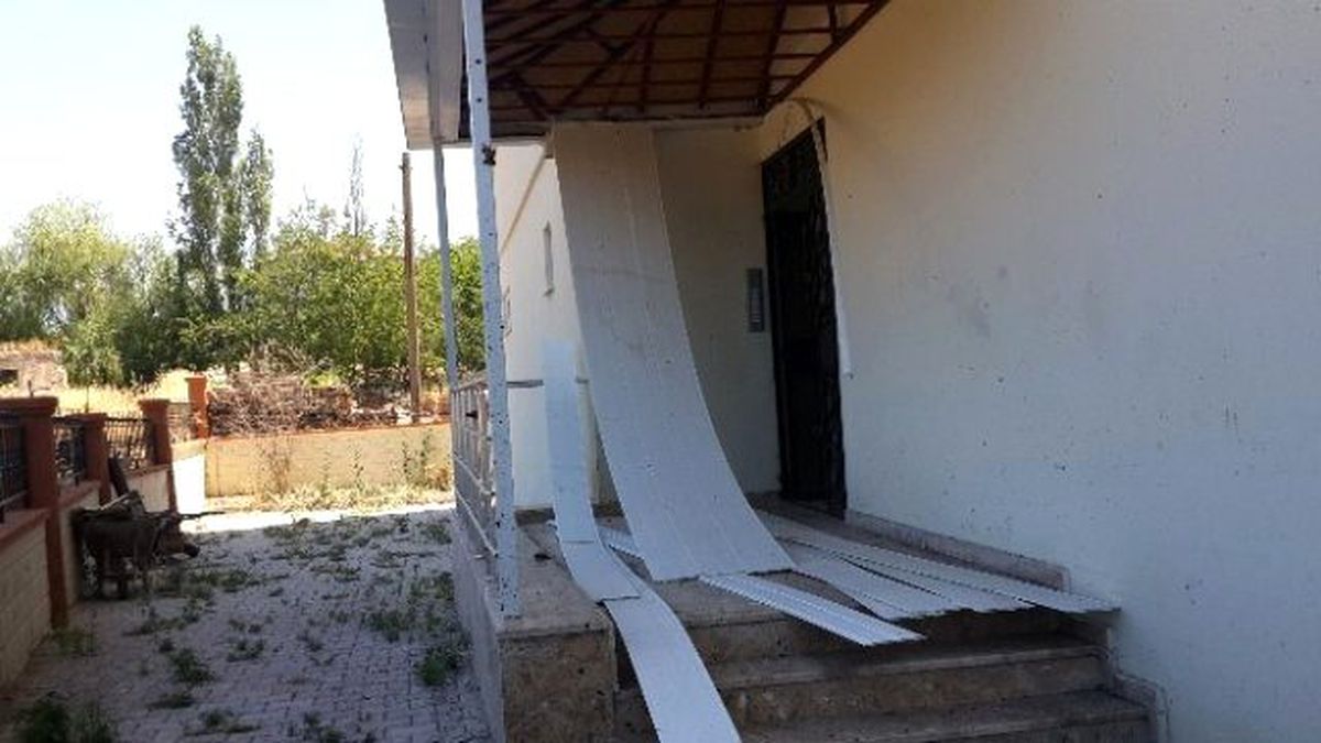 Malatya\'da Alev Alan Piknik Tüpü Bomba Gibi Patladı