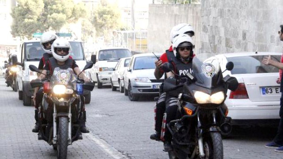 PKK Ceylanpınar\'da 2 Polisi Şehit Etti (7)