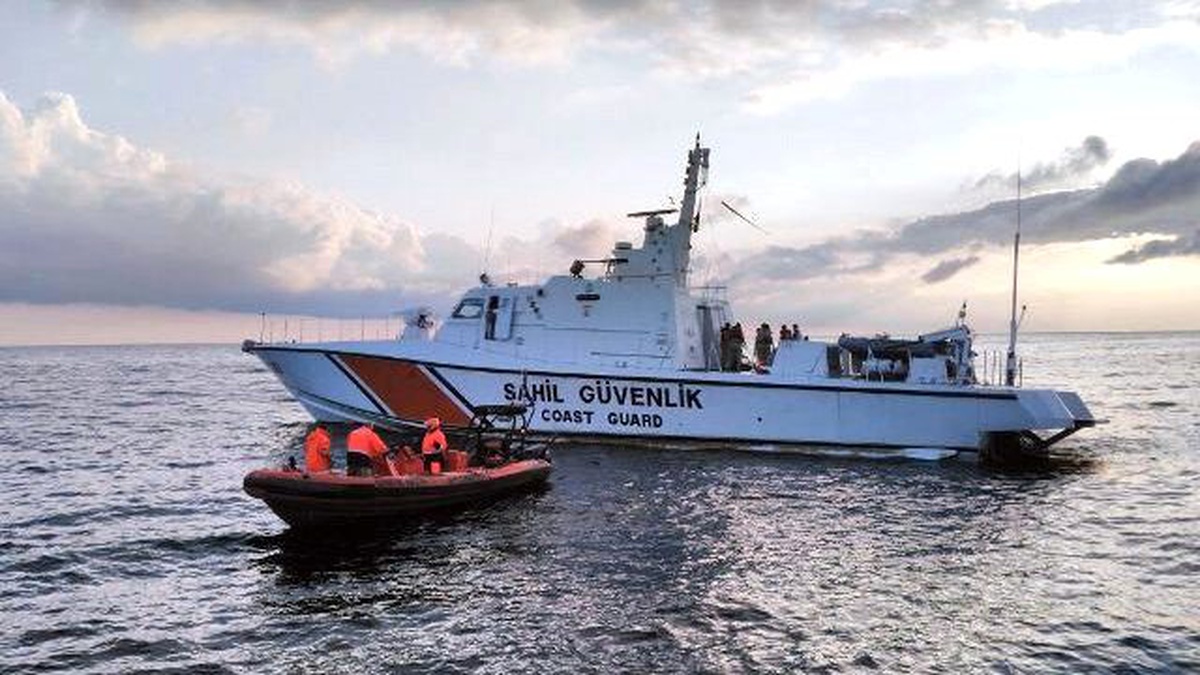Riva Açıklarında Çarpışan İki Gemiden Biri Battı