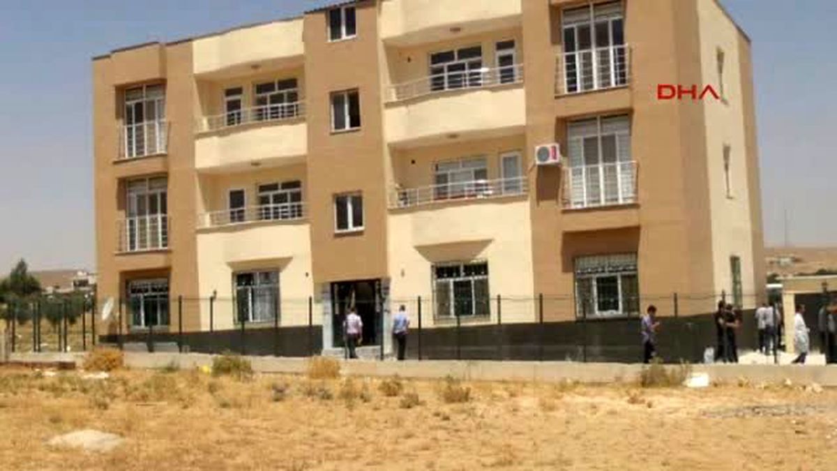 Şanlıurfa Ceylanpınar İlçesi\'nde Evlerinde Ölü Bulunan 2 Polisin Ev Arkadaşı Olduğu ve Terör...