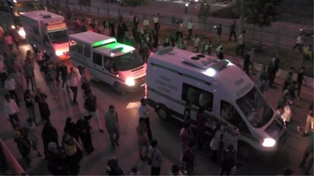 Suruç\'ta Ölen 3 Gencin Cenazeleri Muş\'ta Toprağa Verildi