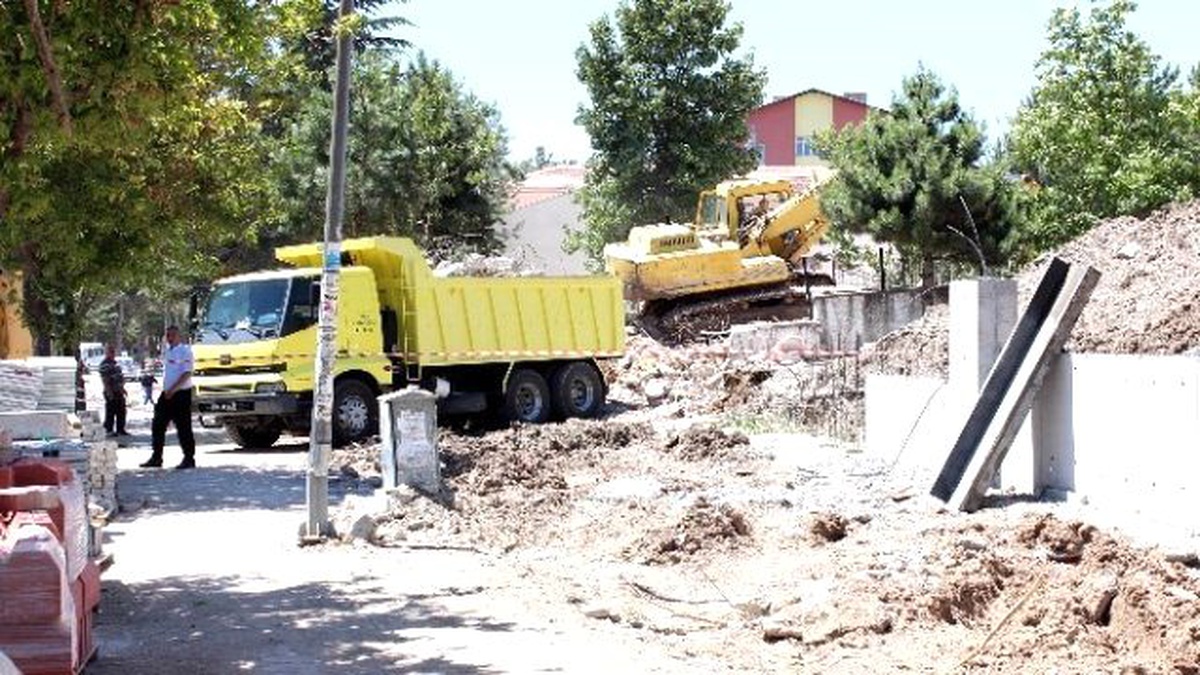Yozgat\'ta Cadde Genişletme Çalışmaları Sürüyor