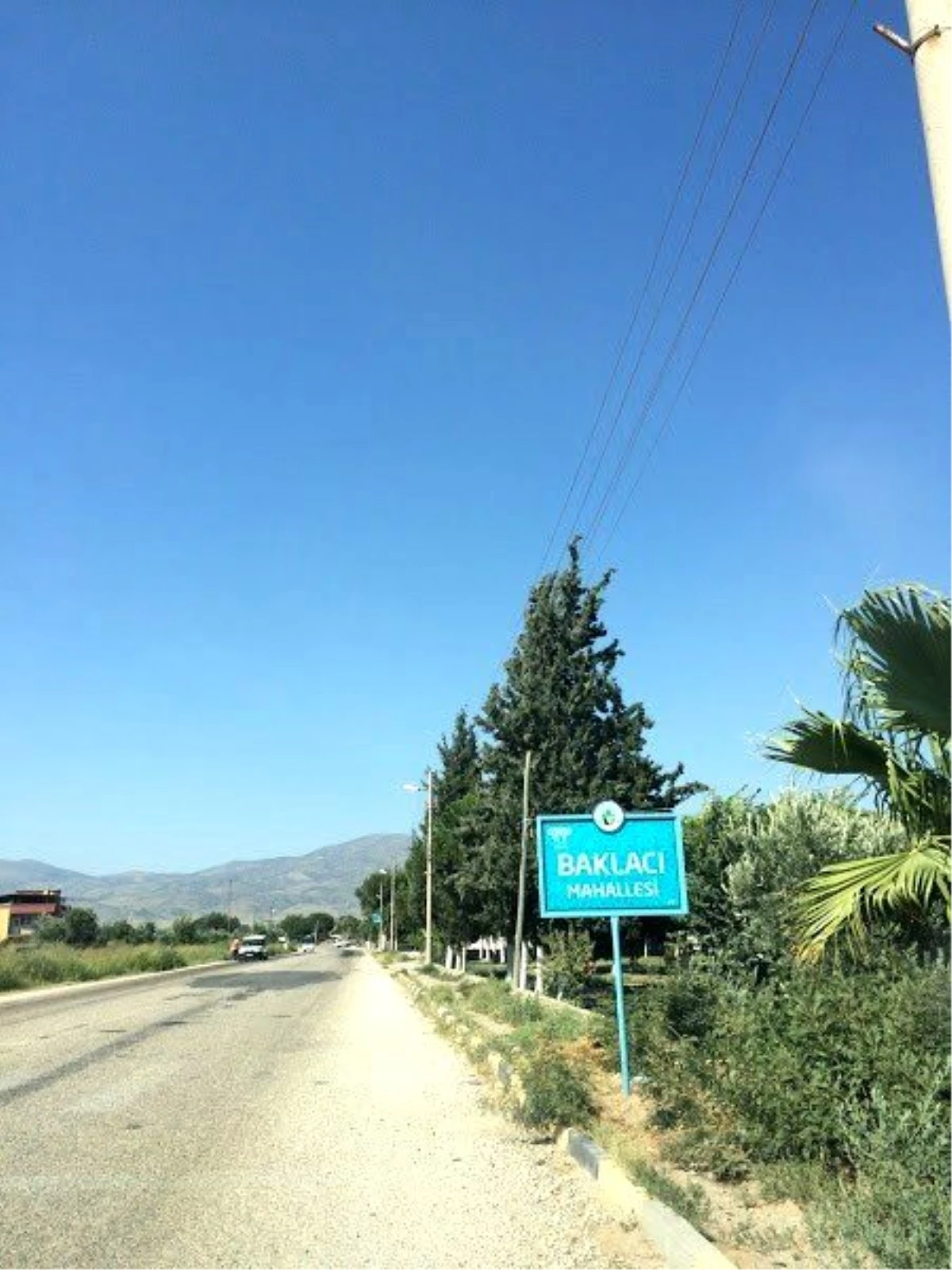 Alaşehir\'de Mahalleye Dönen Köy Tabelaları Yenileniyor