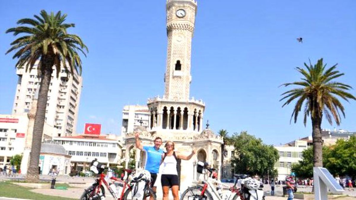 Alman Çift, Bisikletli Gezilerini İzmir\'de Noktaladı